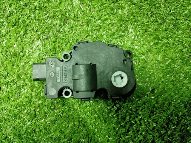 Двигун заслінки печі 64119321034 BMW