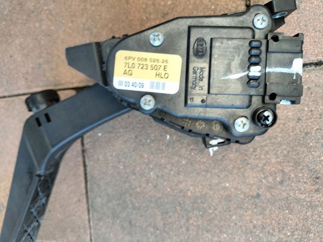 Педаль акселератора 7L0723507E VAG