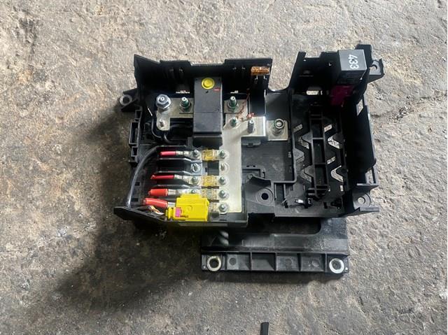 Блок запобіжників задній, салонний 7L0937548C VAG