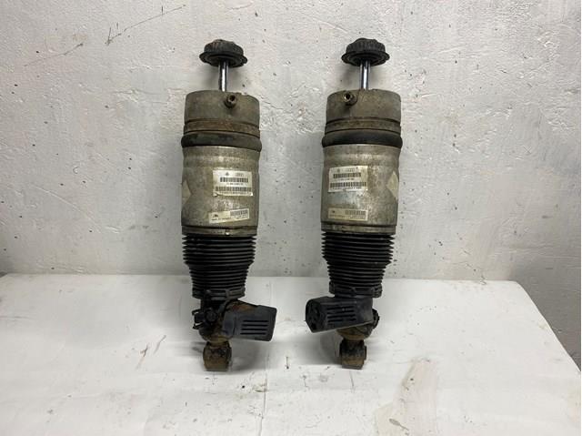 Стійка задня права 7L8616020C VAG