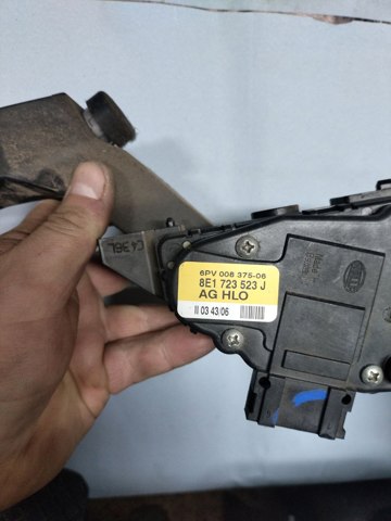 Педаль газу (акселератора) 8E1723523J VAG
