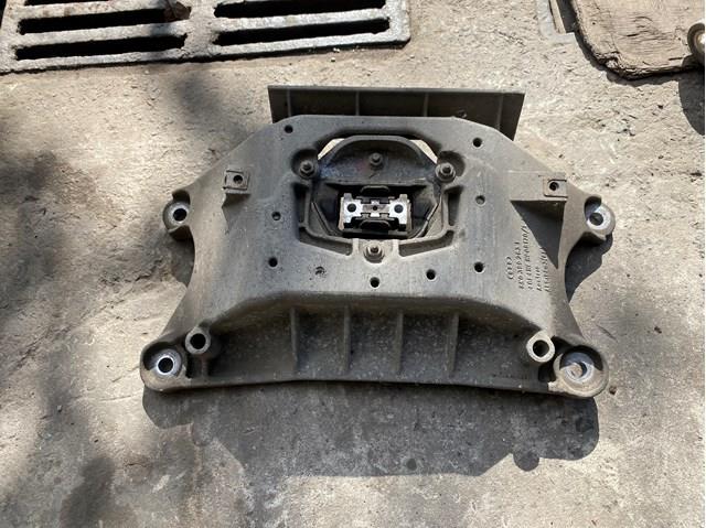 Балка кріплення коробки передач 8K0399263T VAG