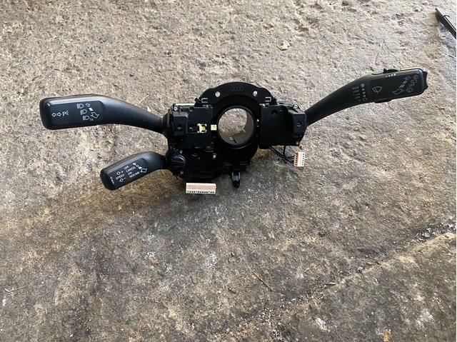 Перемикач підрульовий 8K0953502BK VAG