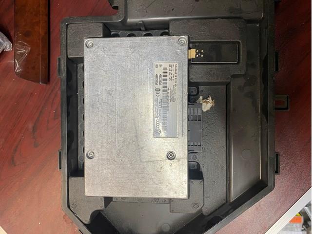 Блок керування Bluetooth 8P0862335H VAG