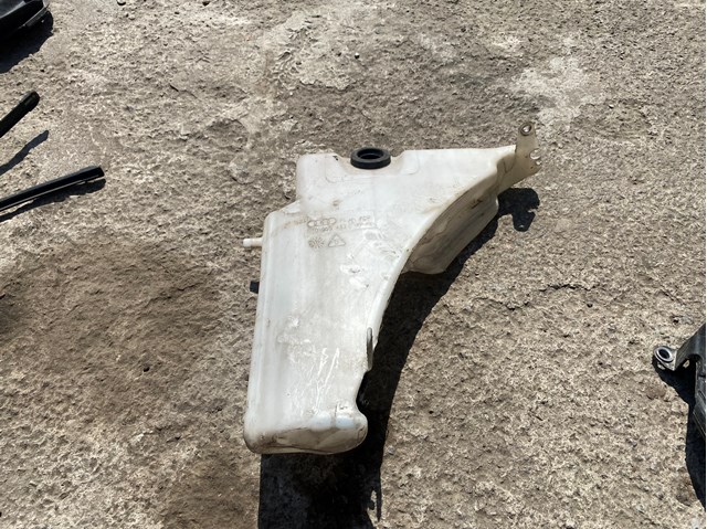 Бачок для омивайки 8T0955453C VAG