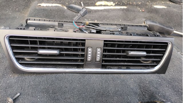 Вентиляція передка 8T1820951C VAG