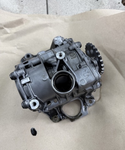 Маслонасос 11418513756 BMW