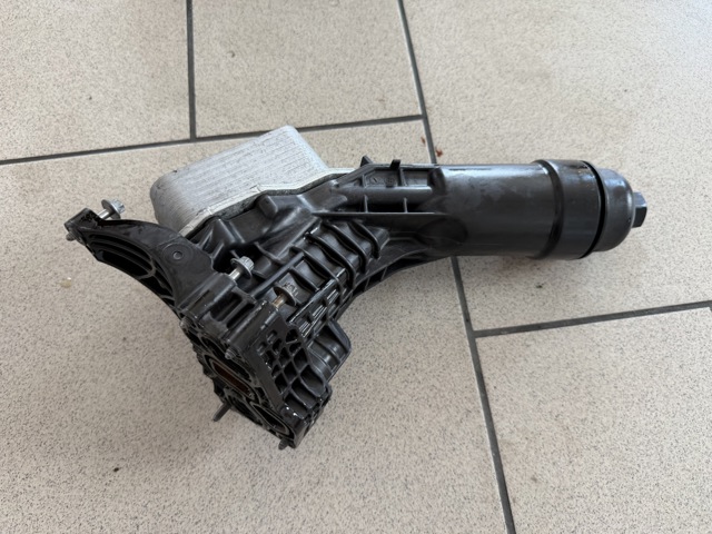 Корпус масляного фільтра 11428580414 BMW