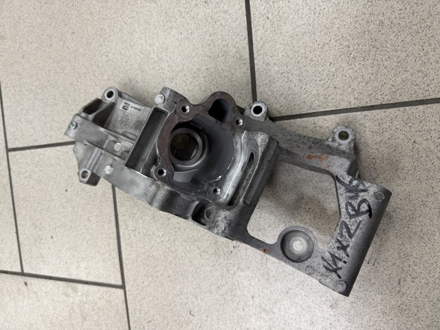 Помпа охолодження 11518601366 BMW