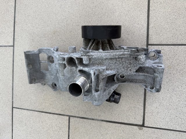 Насос системи охолодження 11518631940 BMW