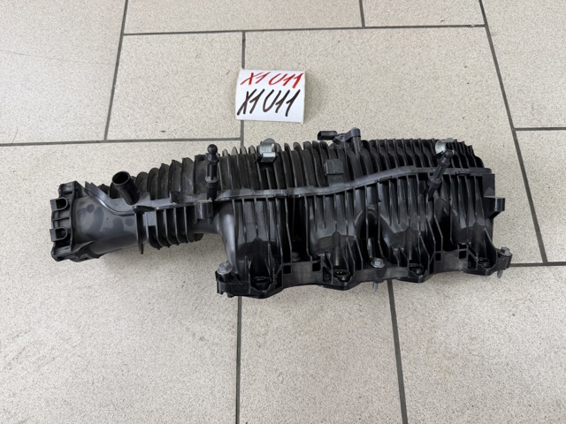 Колектор впускний 11618487589 BMW