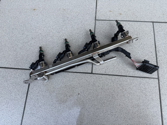 Розподільник палива 13535A13100 BMW
