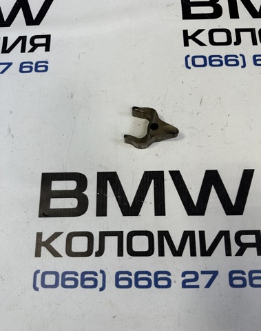 Кронштейт кріплення форсунки 13537809798 BMW
