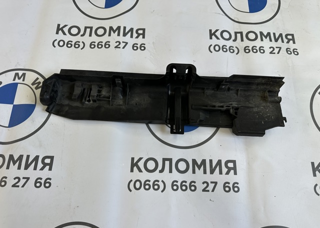 Кронштейн радіатора правий 17107524914 BMW