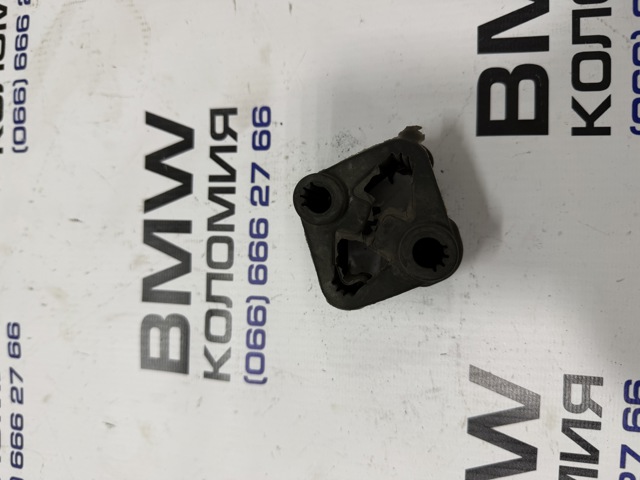 Подушка кріплення глушника 18308576996 BMW