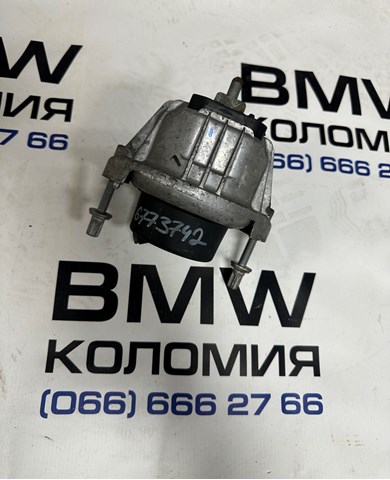 Подушка (опора) двигуна лів./прав. 22116773742 BMW