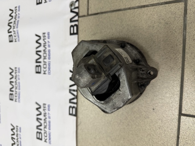 Права опора двигуна 22116860490 BMW