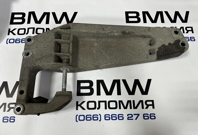 Кріплення кпп 22316786567 BMW