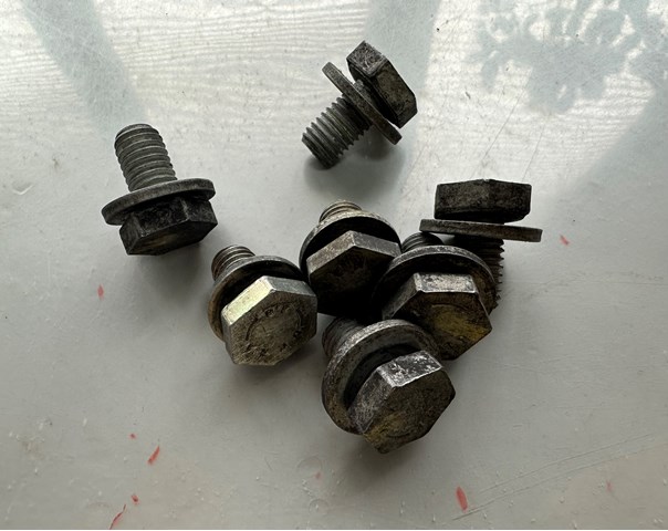 Болт головки блока циліндрів 24001421067 BMW