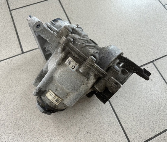 Роздавальна коробка 27107646889 BMW