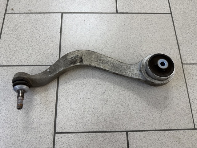 С/блок нижнього важеля 31106894668 BMW
