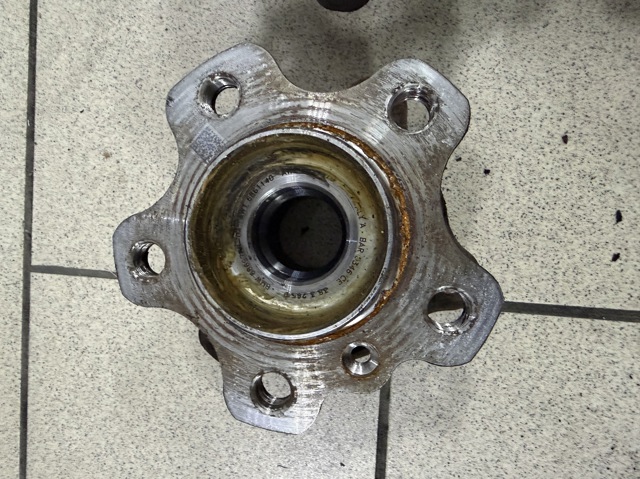 Маточини передніх коліс 31206871193 BMW