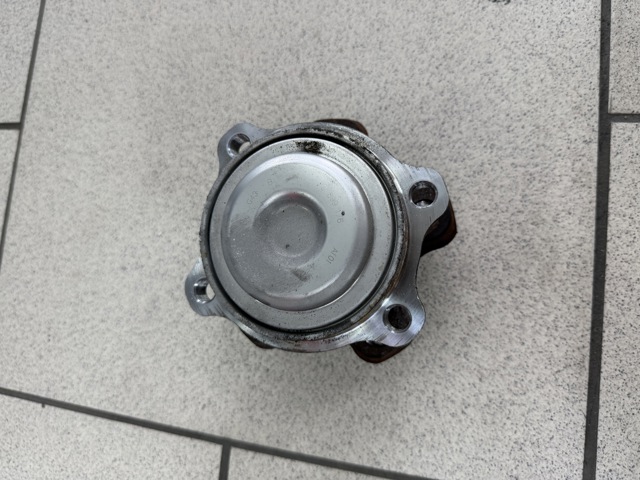 Підшипник задньої маточини 31206899176 BMW