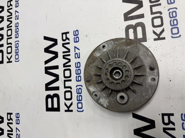 Кріплення переднього амортизатора 31306852167 BMW