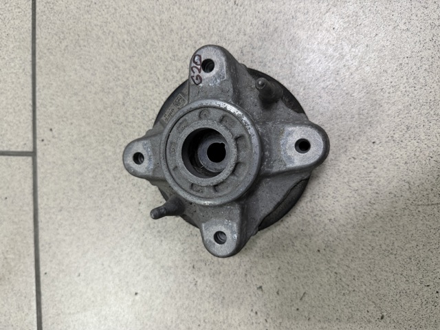 Кріплення переднього амортизатора 31306889272 BMW