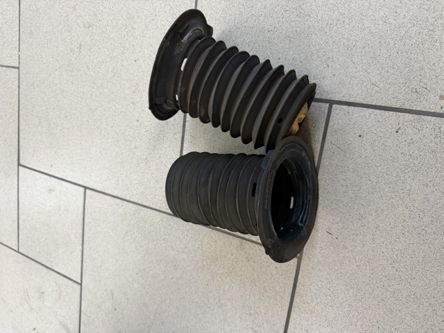 Пильник стійки передньої 31336871812 BMW