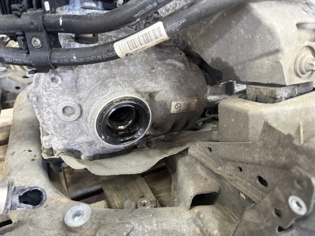 Редуктор колісний моста переднього 31508741855 BMW