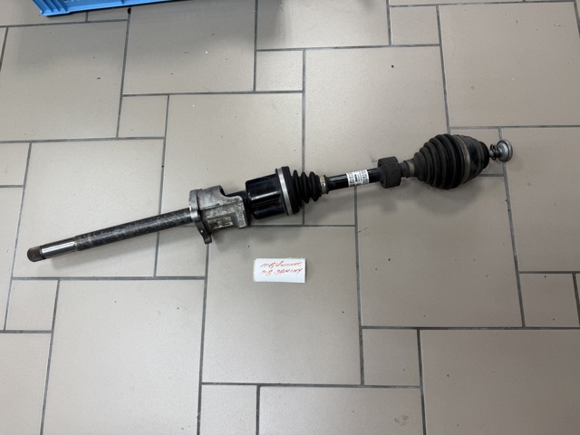 Привід правий 31605A2DFD2 BMW
