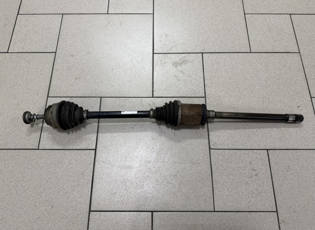 Привід правий 31607598028 BMW