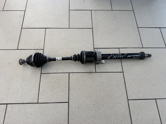 Піввісь передня, права 31608482286 BMW