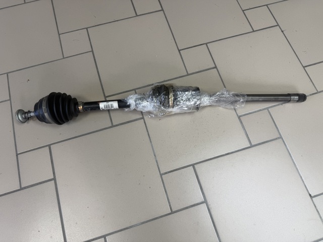 Піввісь передня, права 31609454248 BMW