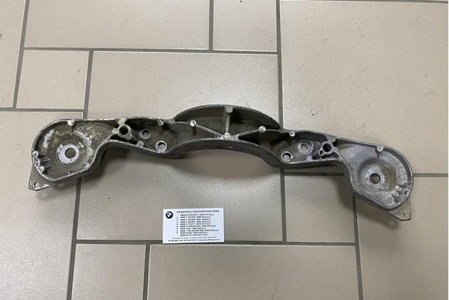 Кронштейн/траверса заднього редуктора, задня 33321094421 BMW