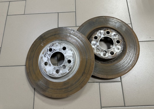 Диск переднього гальма 34106891080 BMW