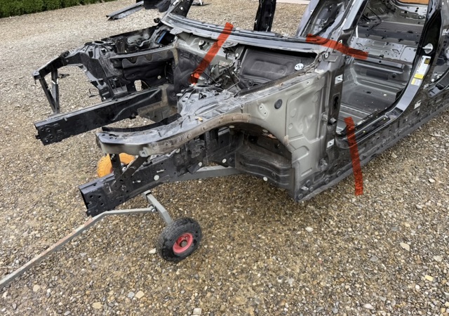 Лонжерон рами передній правий 41002468713 BMW