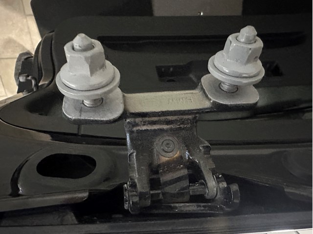 Петля багажника 41007423841 BMW