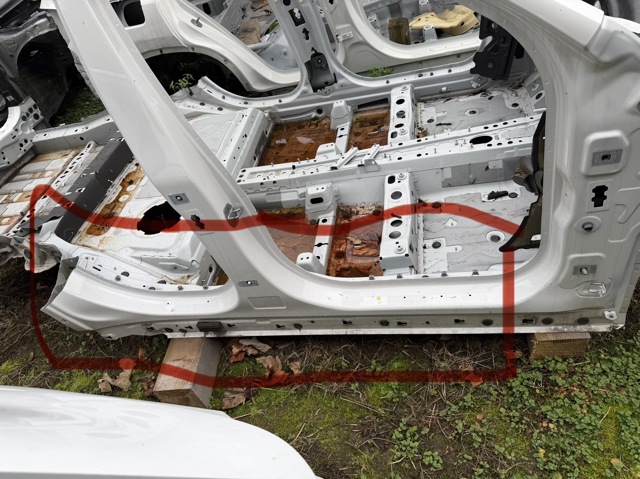 Отвір передніх правих дверей 41007436158 BMW