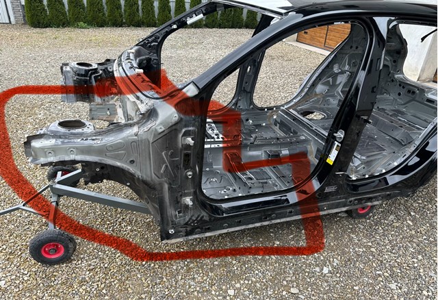 Отвір передніх лівих дверей 41007467317 BMW