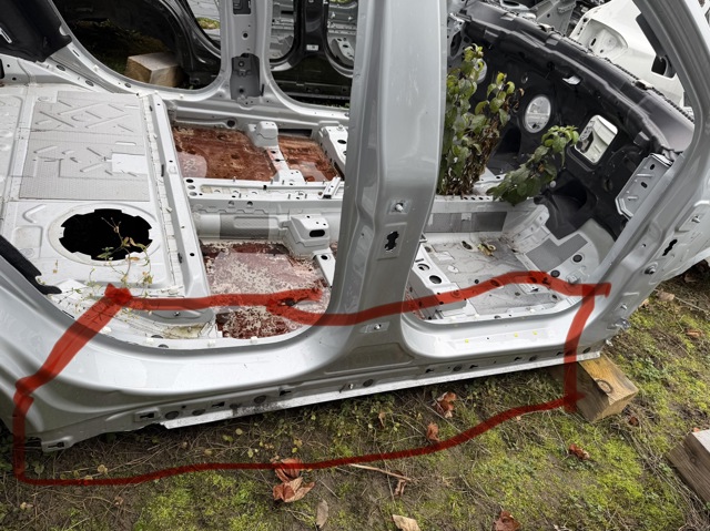 Отвір передніх правих дверей 41007467318 BMW