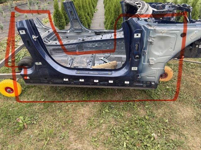 Ремчасть кузова права 41007487372 BMW