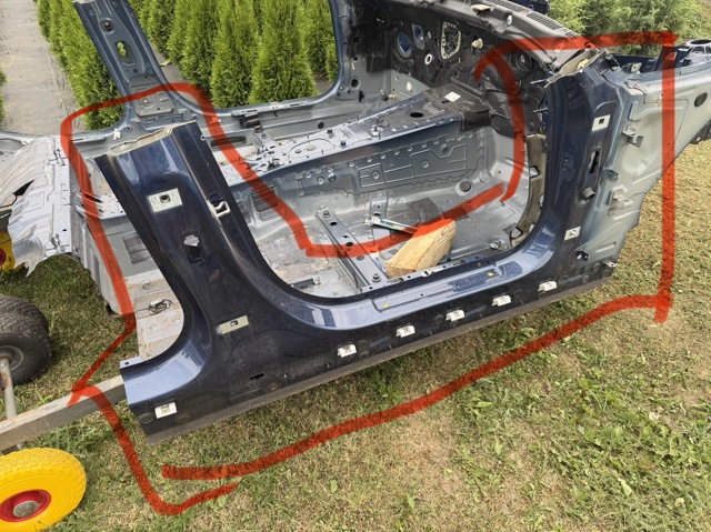 Стійка кузова передня, права 41007493260 BMW
