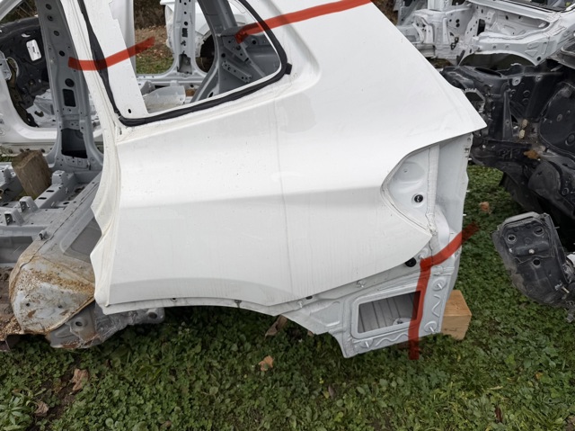 Крило заднє ліве 41007494011 BMW