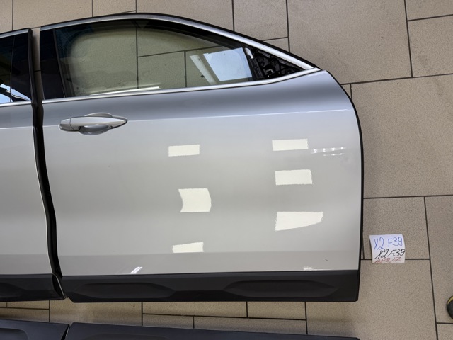 Дверка передня права 41008491728 BMW