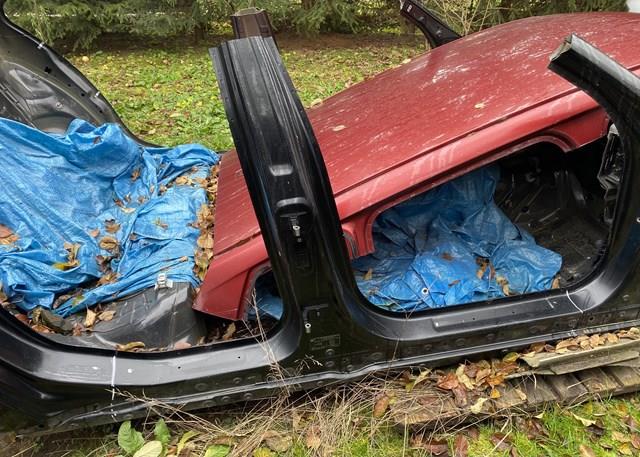 Поріг зовнішній правий 41217218592 BMW