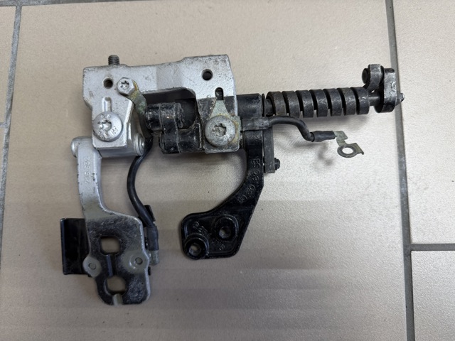 Петля багажника 41628232872 BMW