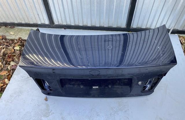 Кришка багажника,відправка по повній оплаті-дорестайл(на 3 отвори),має дрібні вмятини і царапини(без іржі 41628238462