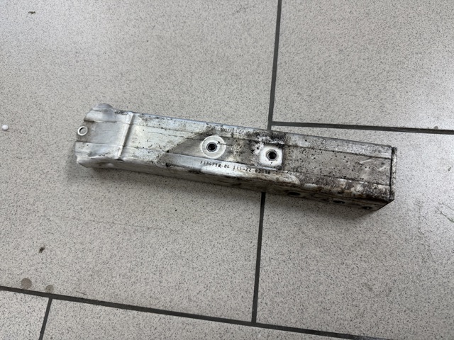Кронштейн підсилювача переднього бампера 51117374790 BMW
